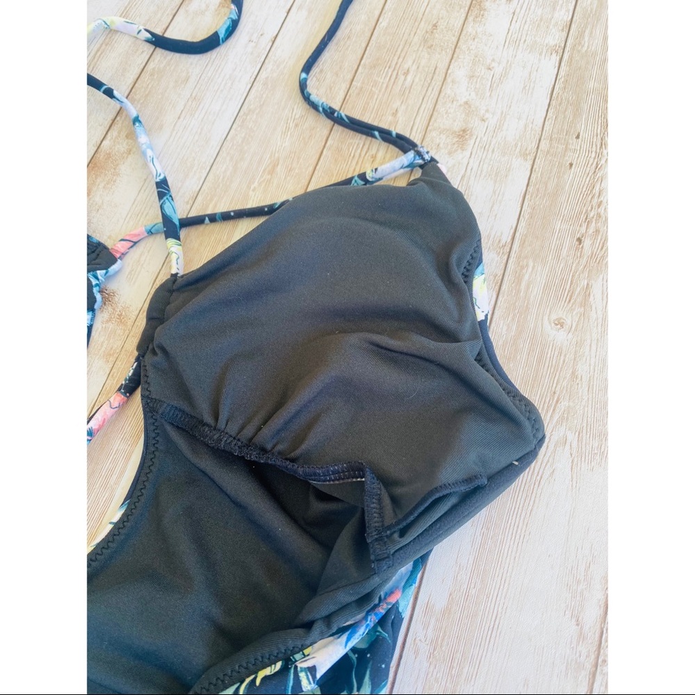 O’Neill ‘Dahlia’ One Piece - Picture 10 of 12